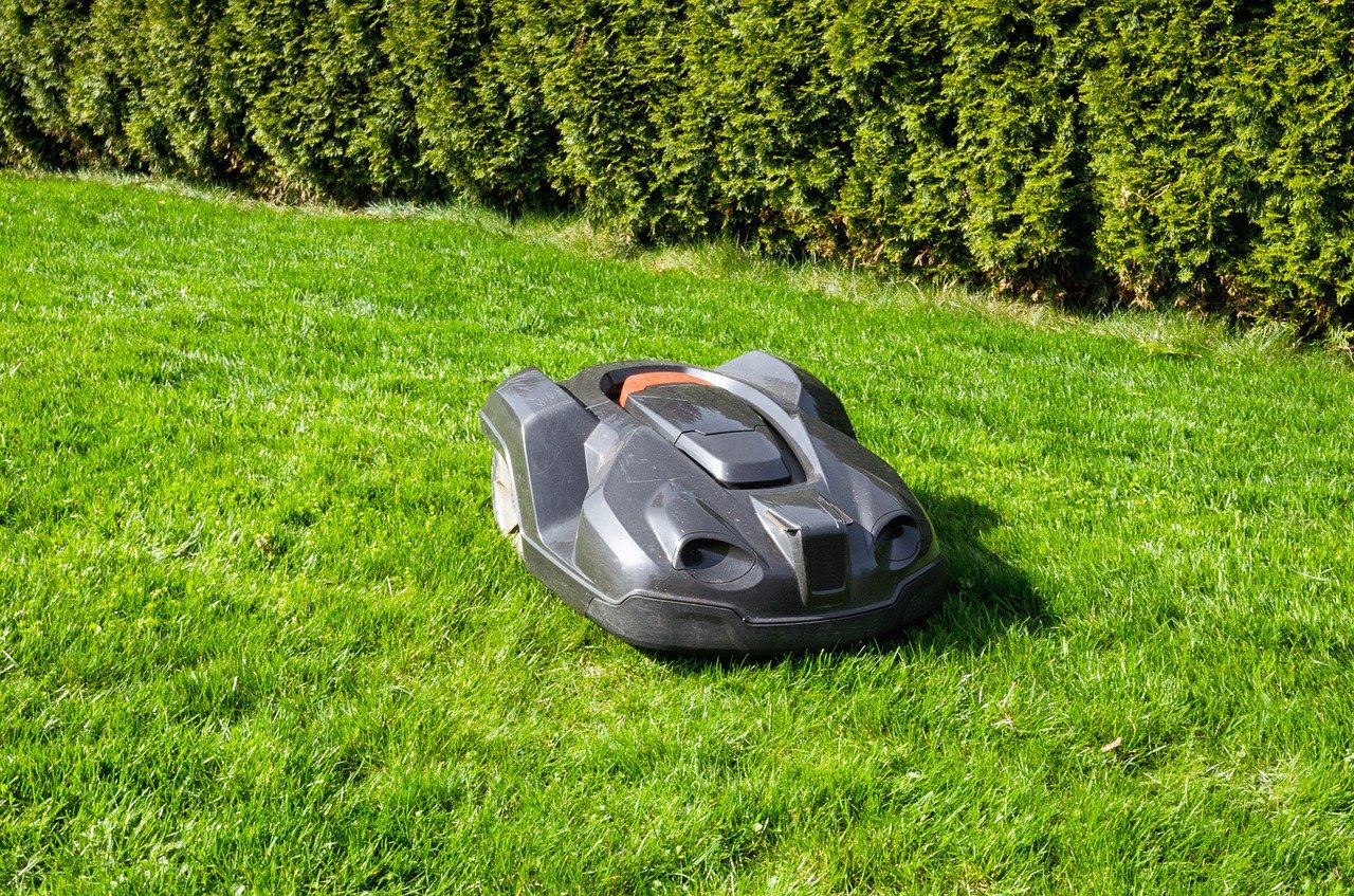 Top 6 Best Robot Lawn Mower Reviews - Buying Guide
