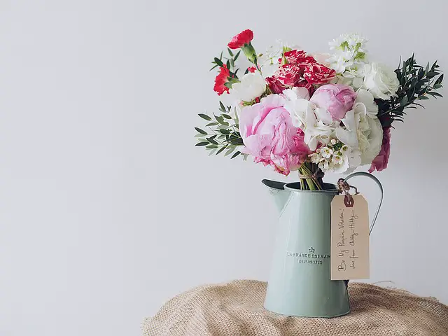 The Art of Floristry: How to Make a Beautiful Bouquet at Home